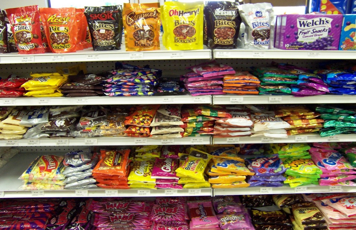 Chicago candy maker selling out WTAX 93.9FM/1240AM