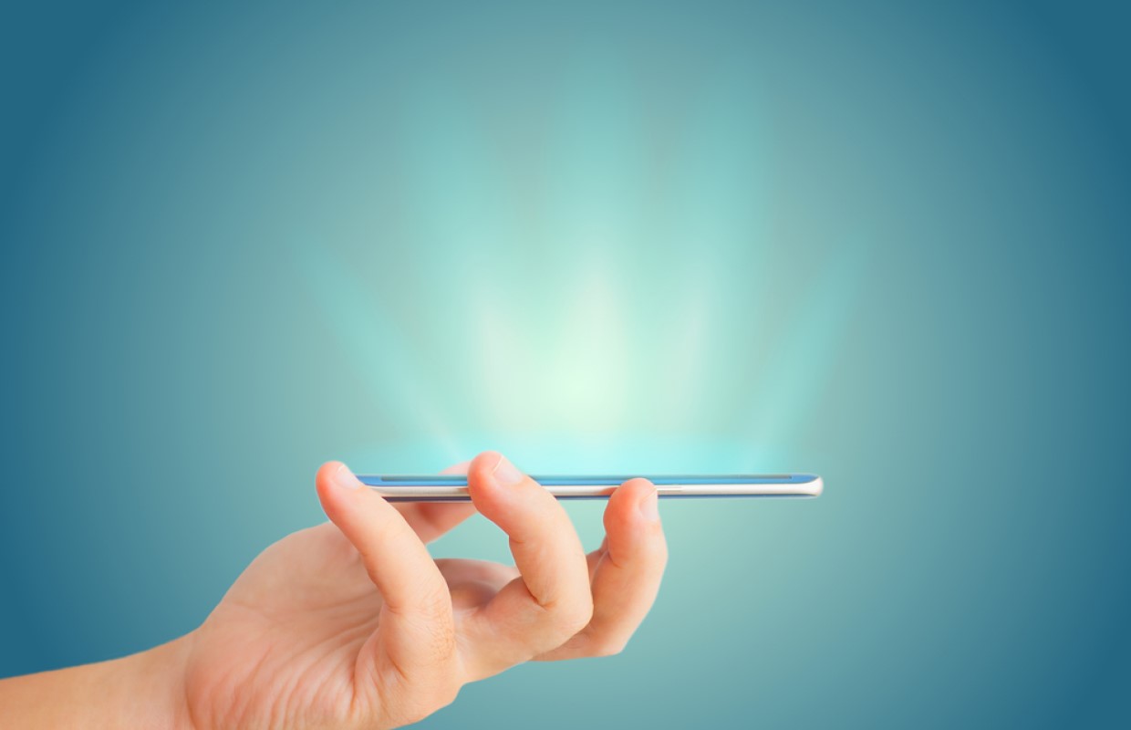 The blue light from your phone could be aging you & decaying brain