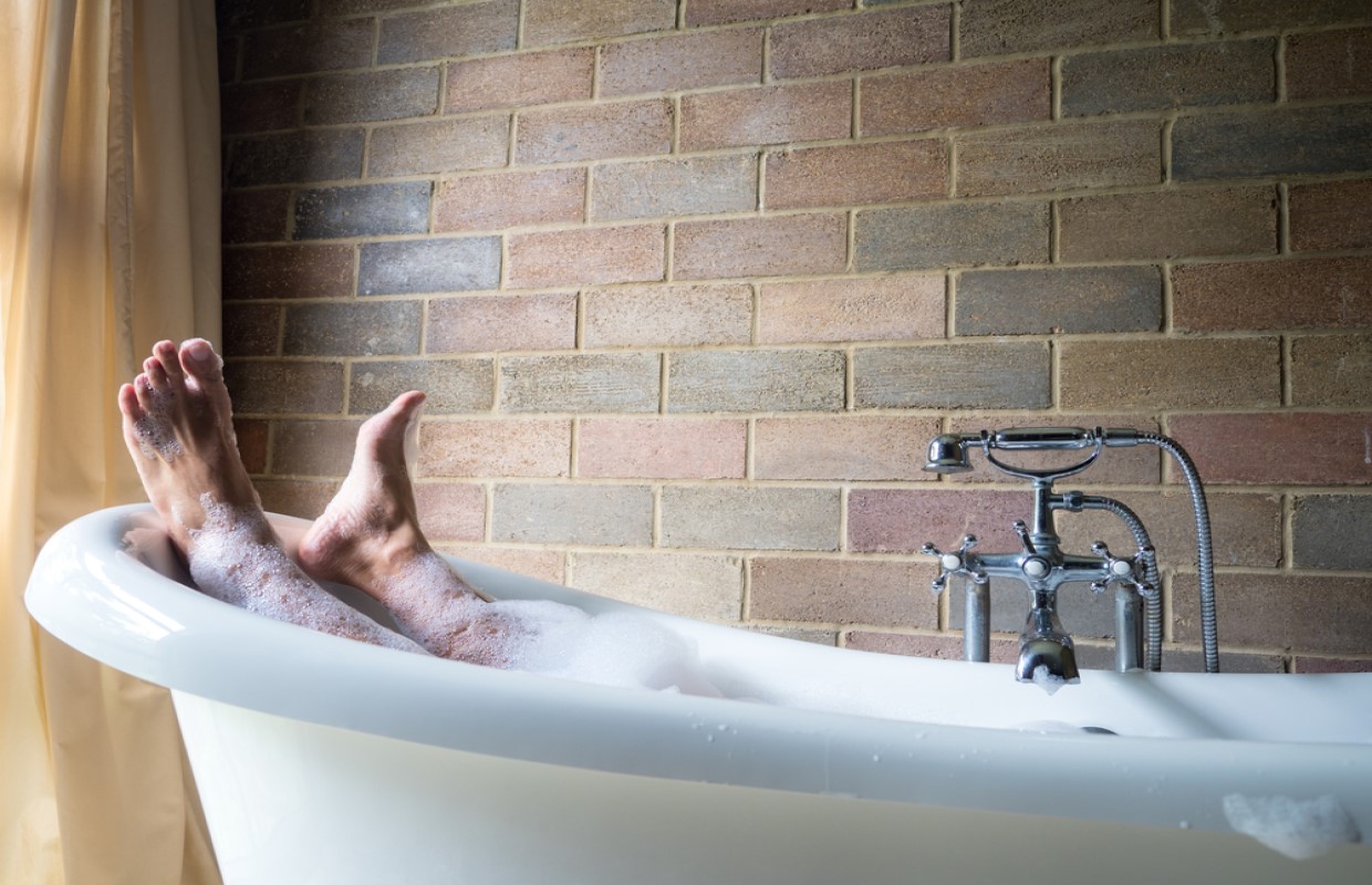 Taking a hot bath could be key to easing depression and anxiety WTAX