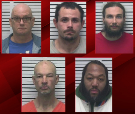 Five escape in Missouri. Now on the run Five escape in Missouri. Now on the run