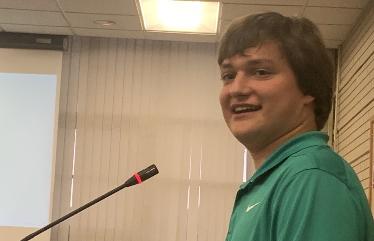 Gray new D-186 student rep