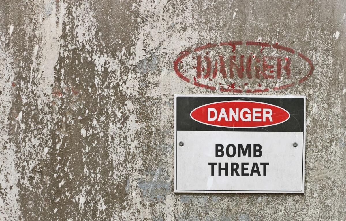 Bomb threat sign
