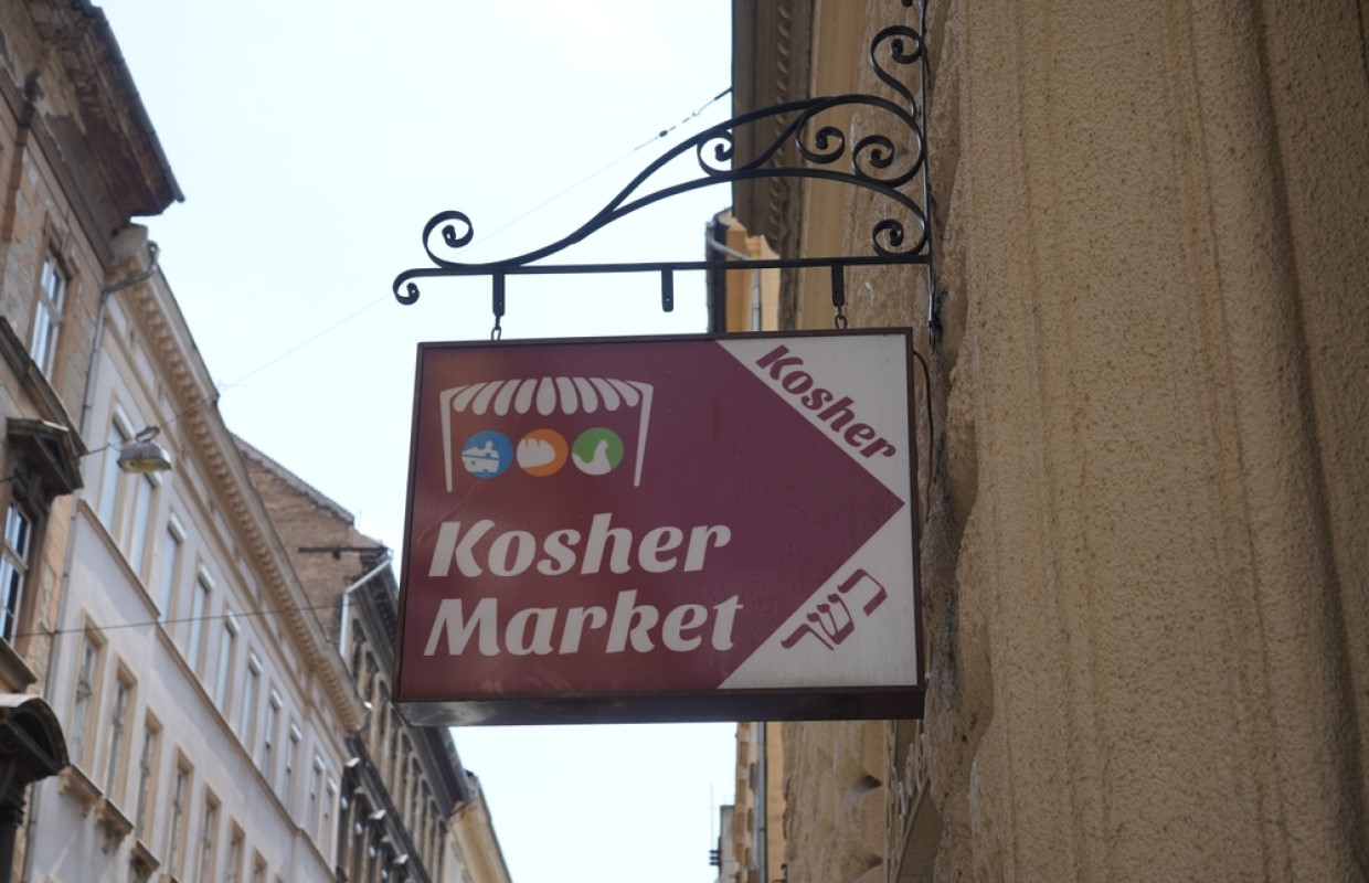 Halal, kosher food at school? Halal, kosher food at school?