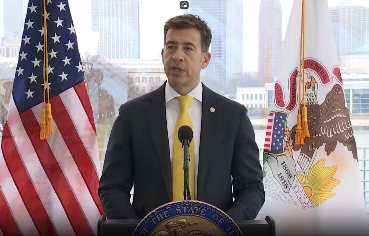 Illinois Secretary of State at Adler Planetarium promoting organ donation - Apr. 3, 2024