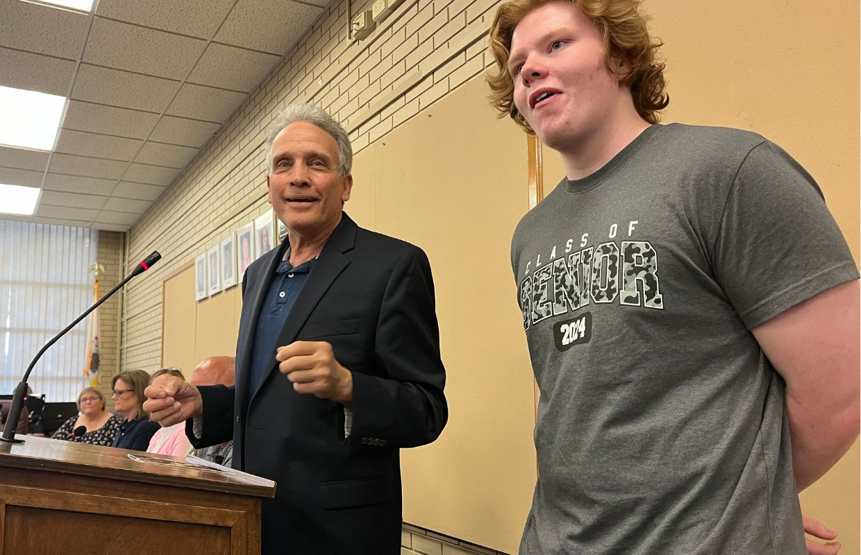 D-186 honors life-saving SHS student D-186 honors life-saving SHS student